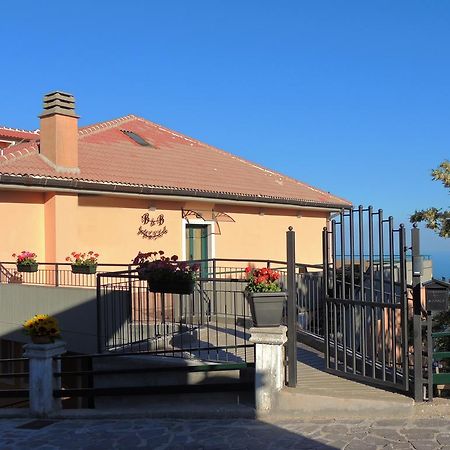 B&B Angela Монте-Сант'Анджело Экстерьер фото